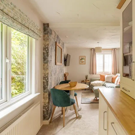 Squirrel Bank, With A Hot Tub & Parking Villa Bowness-on-Windermere Exterior photo